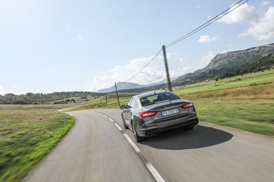  Maserati Quattroporte S Q4 GranSport (M156) 2017 года  (фото 15 из 41)